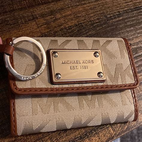 michael kors wallet est 1981